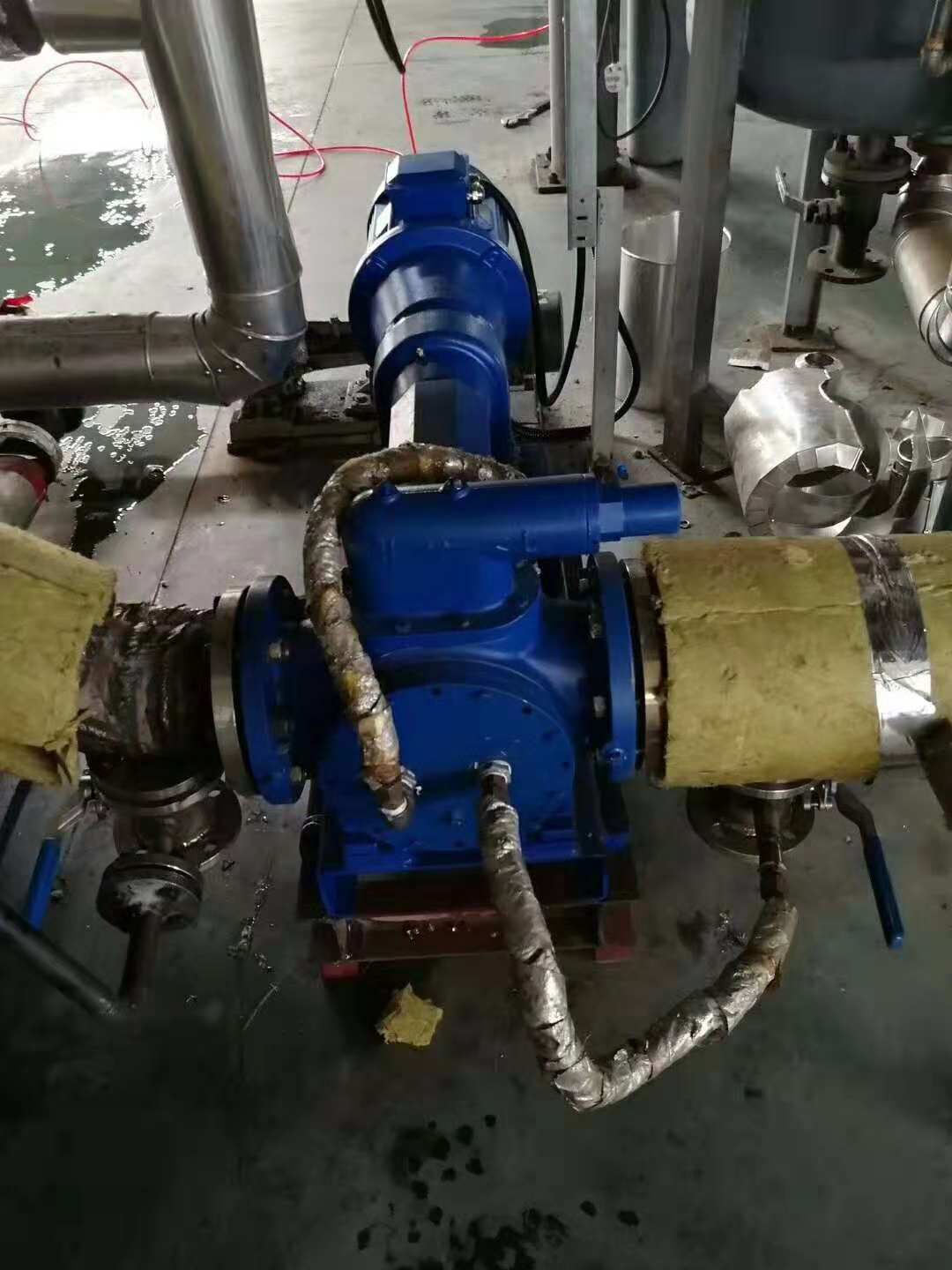 内齿轮保温热熔胶增压泵NYP225B-RT-W32调试成功